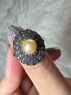 Vintage-Inspired Pearl Flower Statement Ring - Gold Pearl on Black Metal